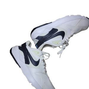 Nike size 10.5 Black and White